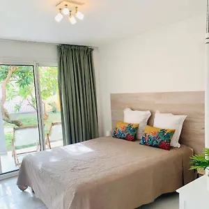 superbe-studio-ultra-cosy-a-2-min-de-la-plage.comcaribbean.com/