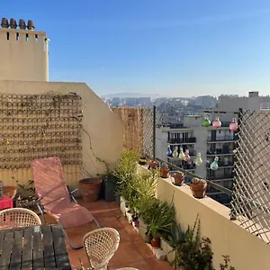 A L'air Libre, Perche Au Calme Et Au Soleil Marseilles
